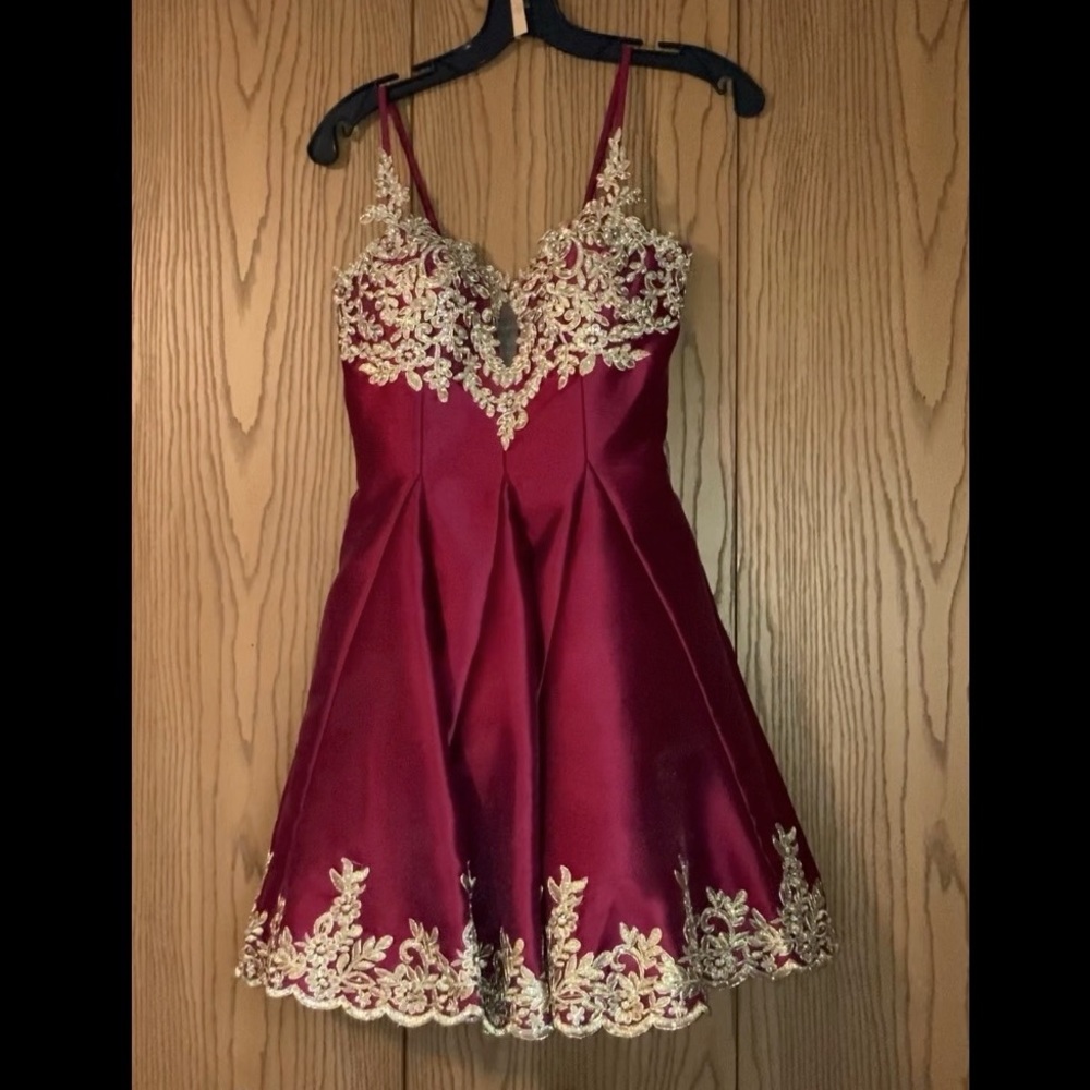 Dave & Johnny burgundy dress with gold embroidery
